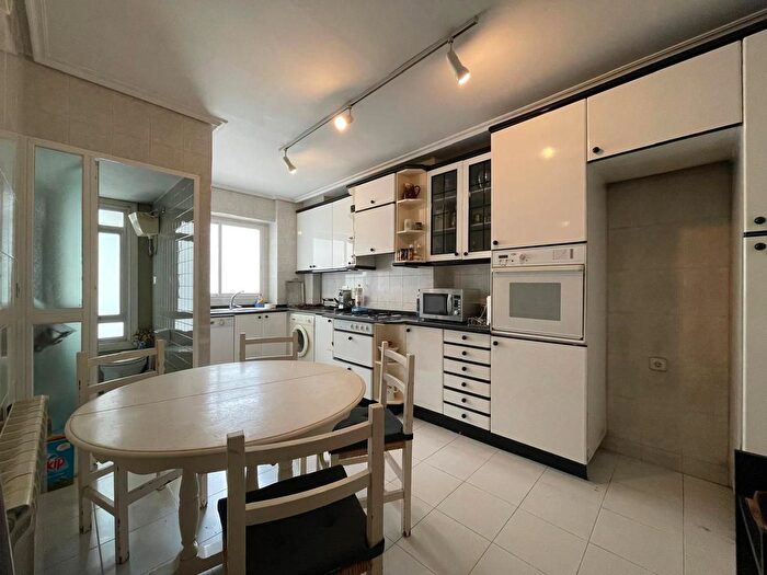 Casas en venta y pisos alquiler - 2