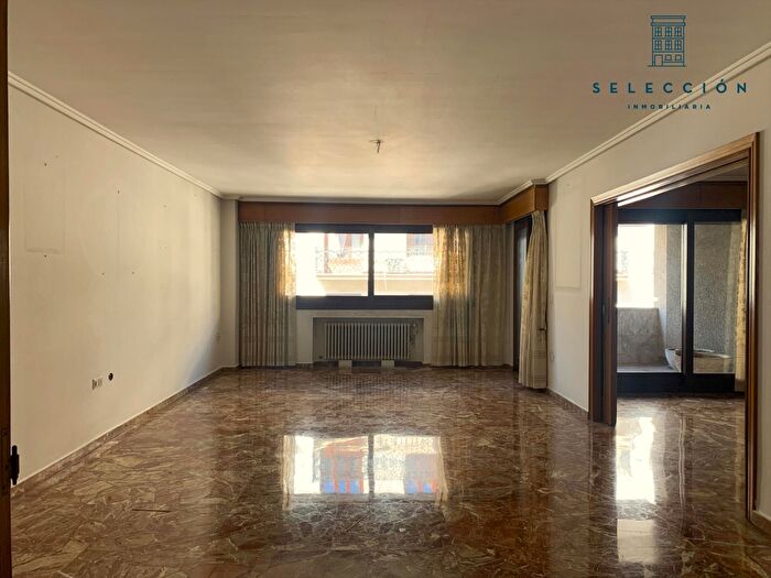 Casas en venta y pisos alquiler - 2