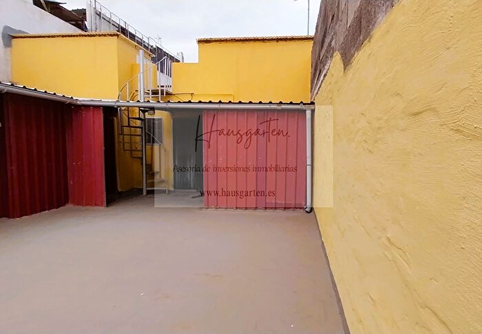 Casas en venta y pisos alquiler - 3