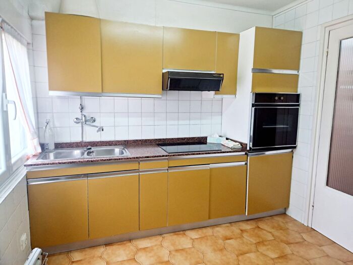 Casas en venta y pisos alquiler - 2