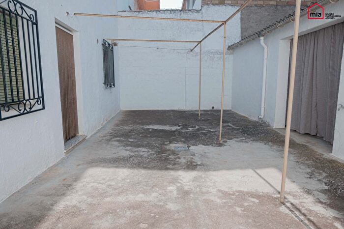 Casas en venta y pisos alquiler - 3