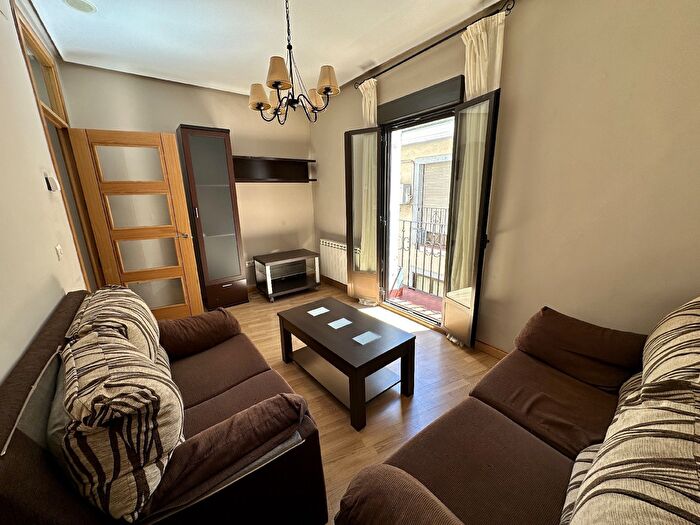 Casas en venta y pisos alquiler - 1