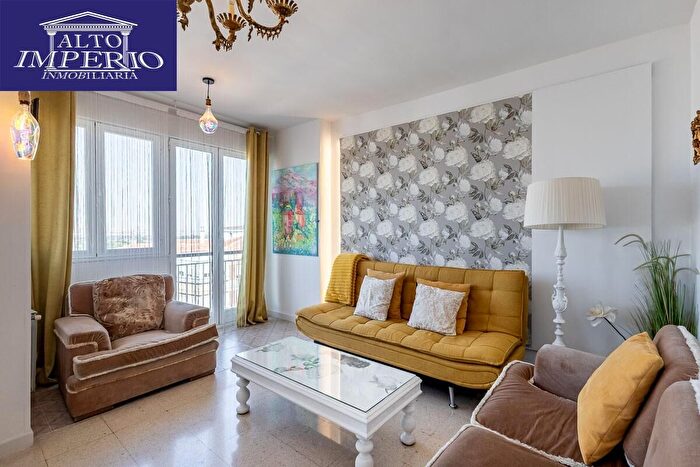 Casas en venta y pisos alquiler - 3