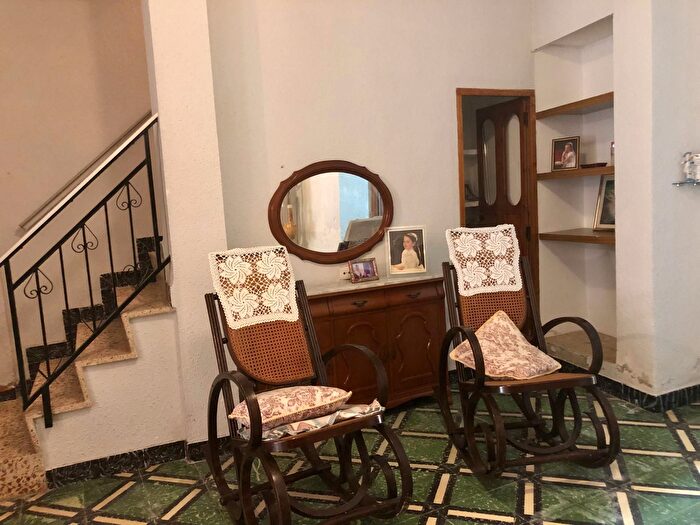 Casas en venta y pisos alquiler - 3