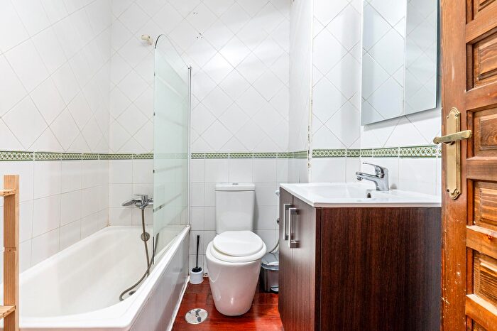 Casas en venta y pisos alquiler - 3