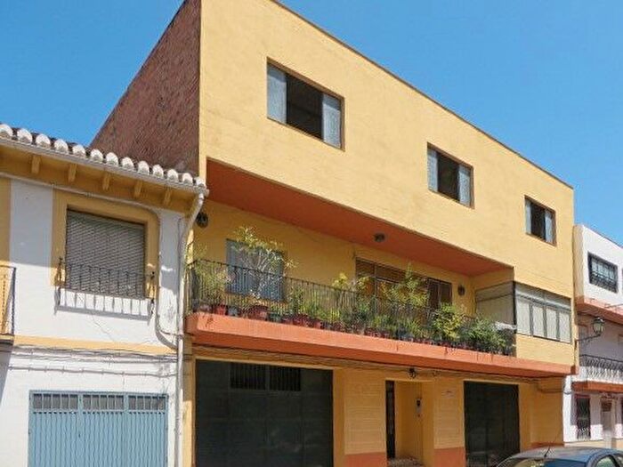 Casas en venta y pisos alquiler - 1