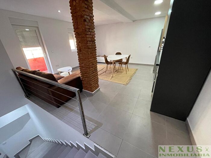 Casas en venta y pisos alquiler - 1