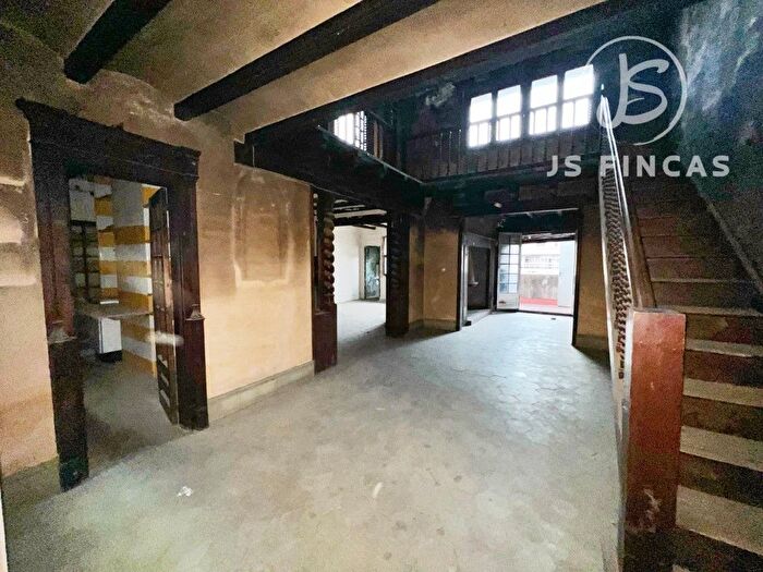 Casas en venta y pisos alquiler - 3
