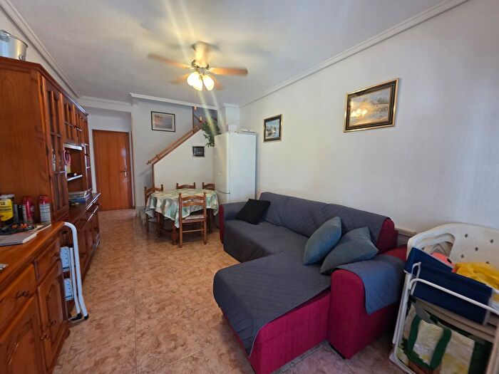 Casas en venta y pisos alquiler - 1