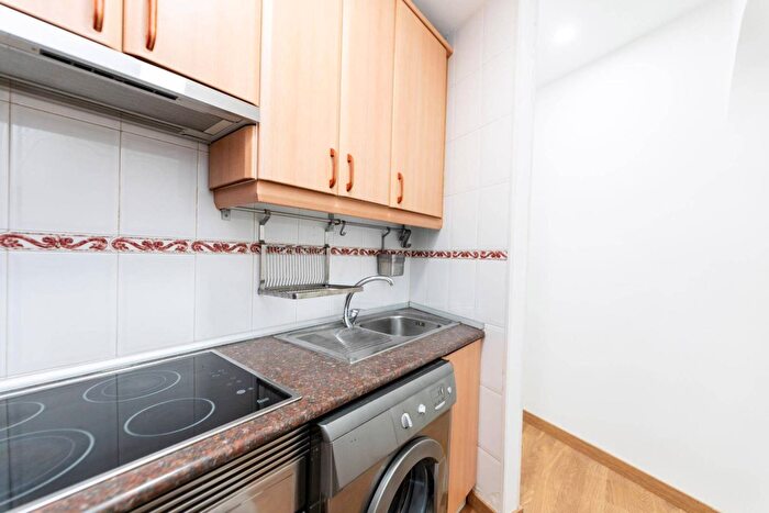 Casas en venta y pisos alquiler - 3