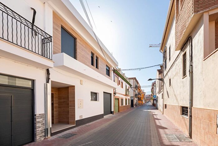 Casas en venta y pisos alquiler - 1