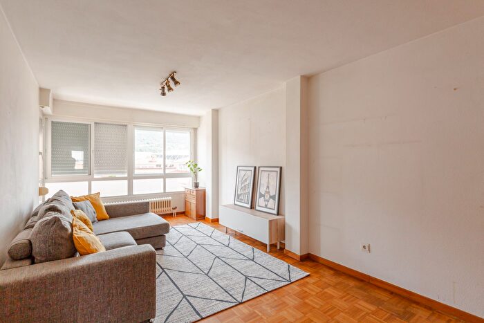 Casas en venta y pisos alquiler - 2