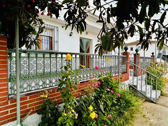 Casa en venta en Iznájar, Córdoba de 3 habitaciones