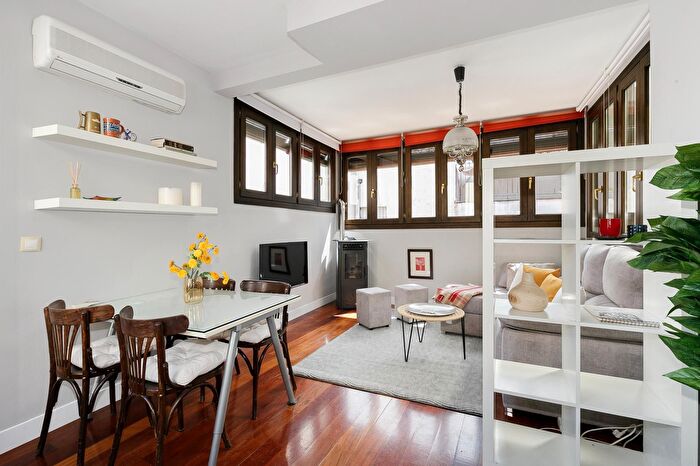 Casas en venta y pisos alquiler - 1