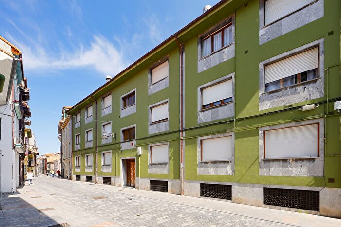 Casas en venta y pisos alquiler - 2