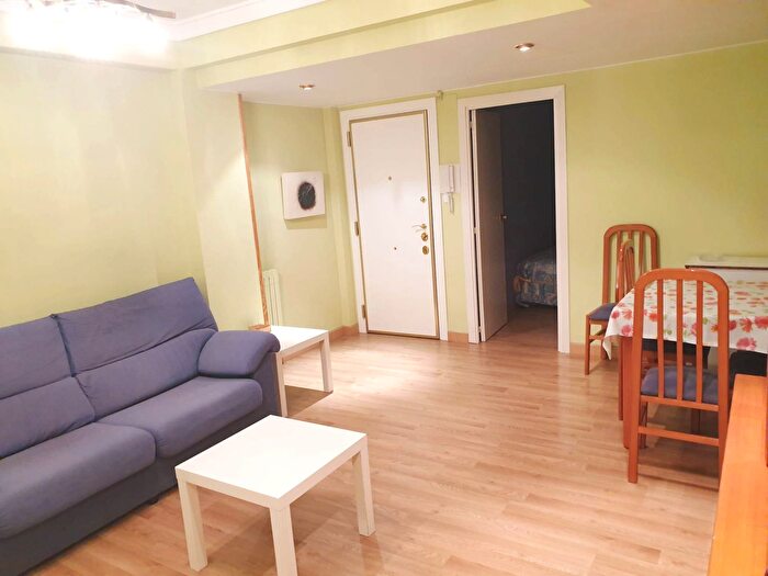 Casas en venta y pisos alquiler - 1