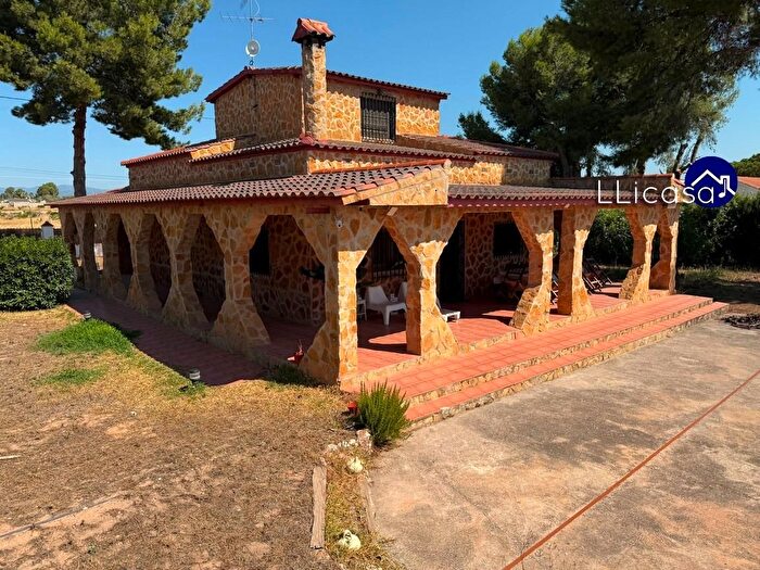 Casa en venta en Santa Bárbara, Llíria de 5 habitaciones
