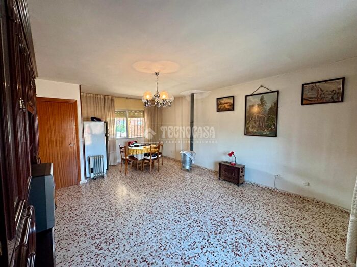 Casas en venta y pisos alquiler - 2