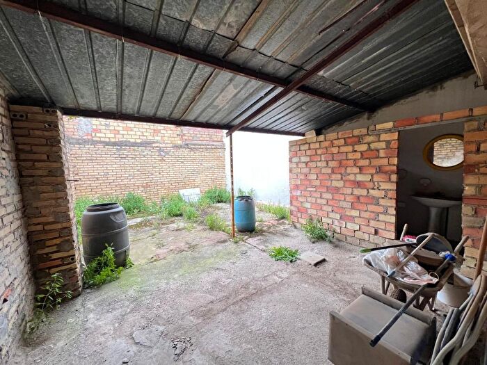 Casas en venta y pisos alquiler - 1