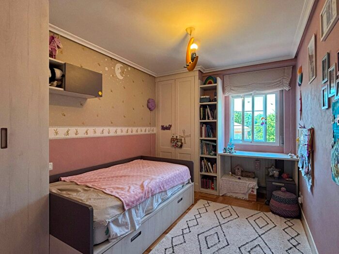 Casas en venta y pisos alquiler - 3