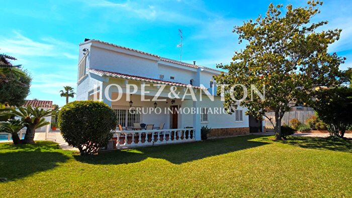 Casas en venta y pisos alquiler - 1