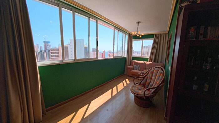 Casas en venta y pisos alquiler - 3