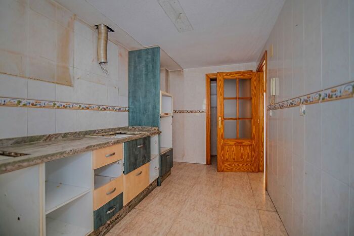Casas en venta y pisos alquiler - 2