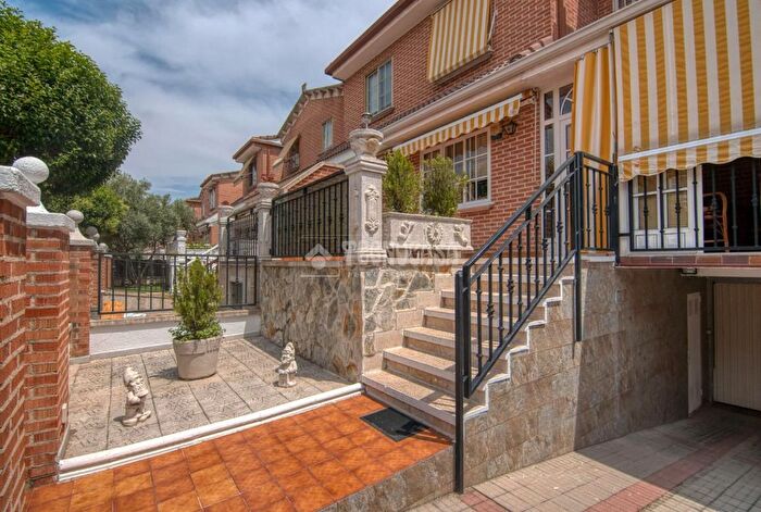 Casas en venta y pisos alquiler - 2