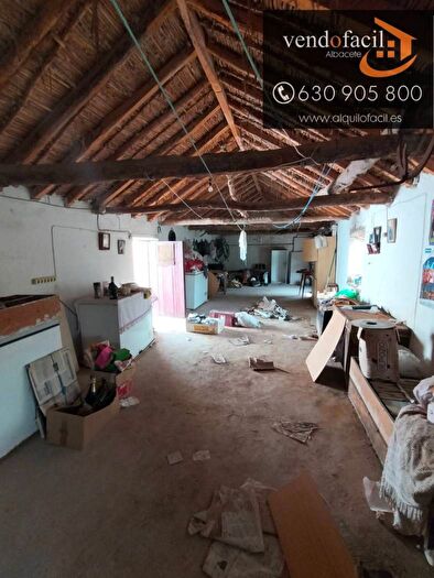 Casas en venta y pisos alquiler - 3