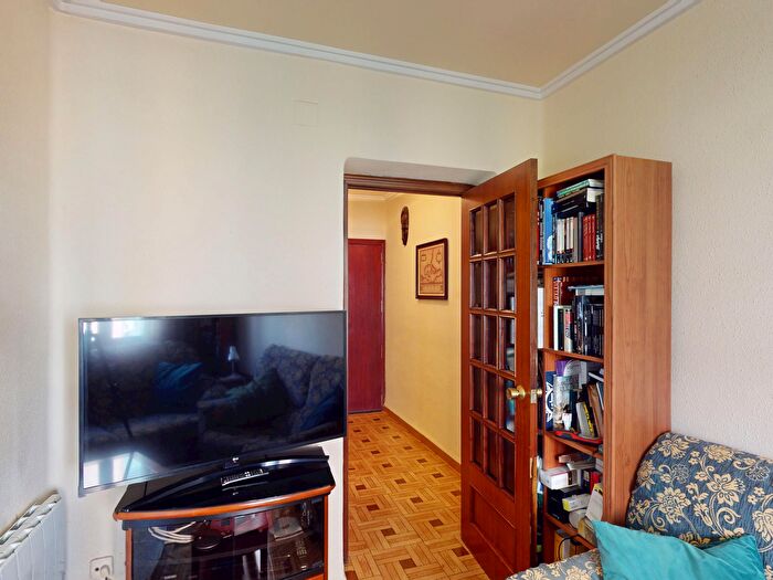 Casas en venta y pisos alquiler - 3