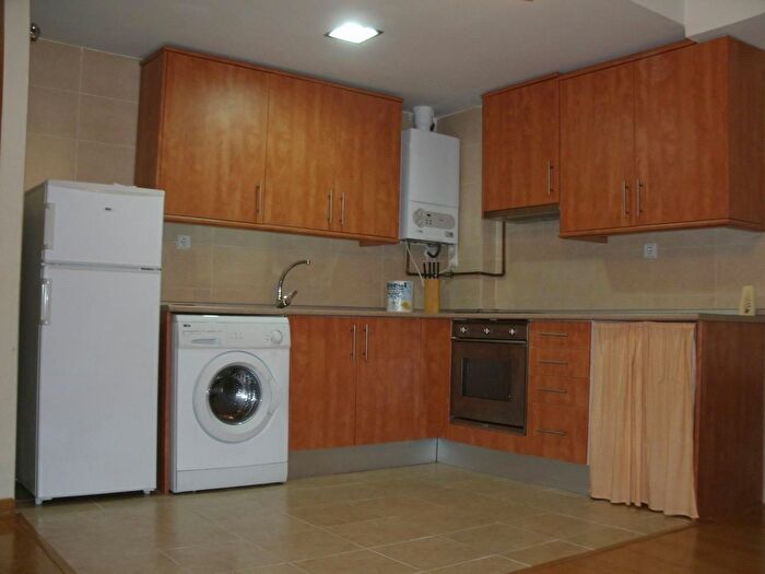 Casas en venta y pisos alquiler - 3