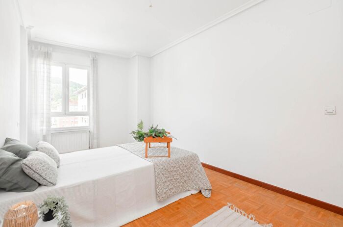 Casas en venta y pisos alquiler - 2