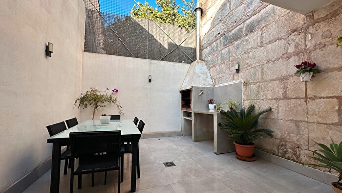Casas en venta y pisos alquiler - 3