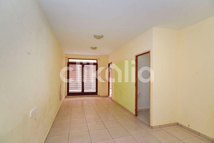 Casas en venta y pisos alquiler - 1