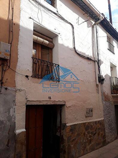 Casas en venta y pisos alquiler - 1