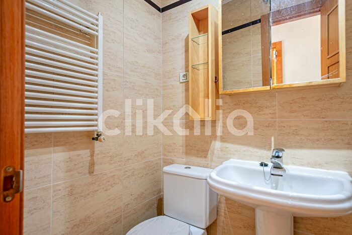 Casas en venta y pisos alquiler - 3