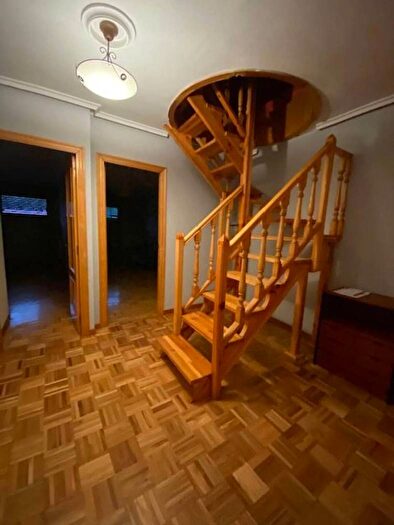 Casas en venta y pisos alquiler - 3