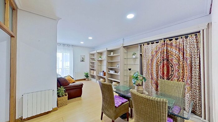 Casas en venta y pisos alquiler - 2