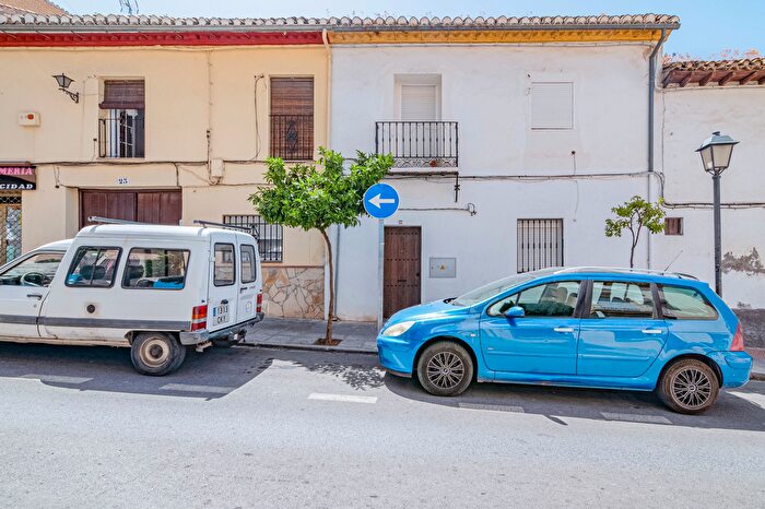 Casas en venta y pisos alquiler - 1