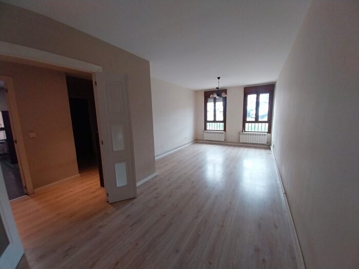 Casas en venta y pisos alquiler - 2