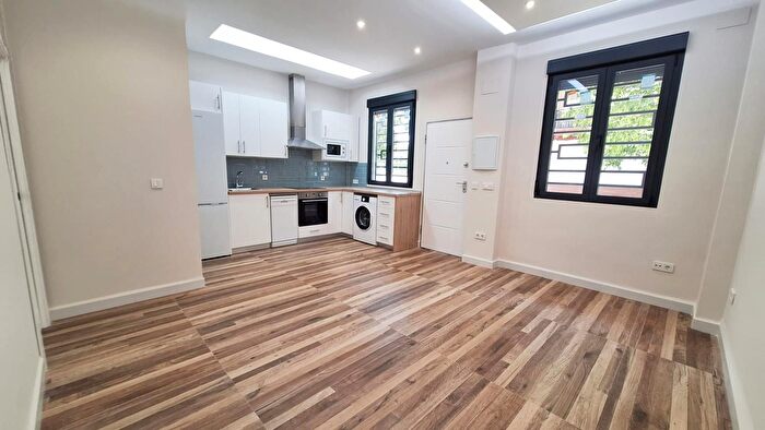 Casas en venta y pisos alquiler - 1