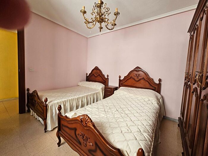 Casas en venta y pisos alquiler - 2