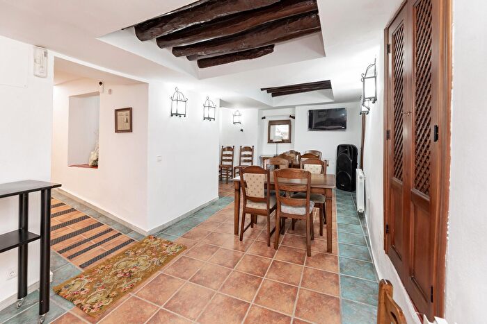 Casas en venta y pisos alquiler - 2