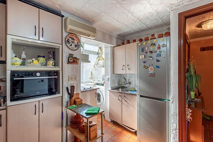 Casas en venta y pisos alquiler - 2