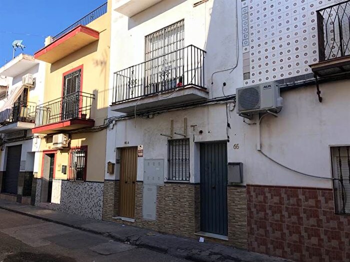 Casas en venta y pisos alquiler - 1