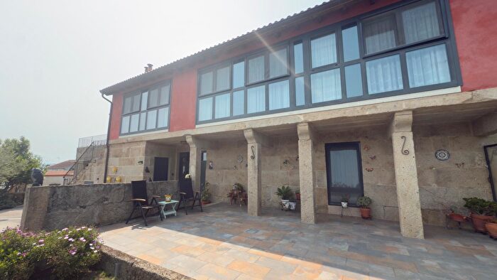 Casa en venta en Maside, Ourense de 4 habitaciones