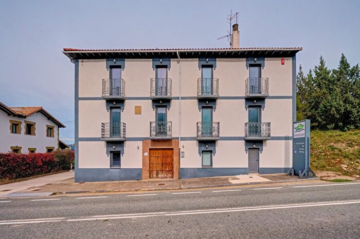 Casa en venta en Romanzado, Navarra de 12 habitaciones