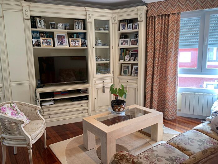 Casas en venta y pisos alquiler - 1