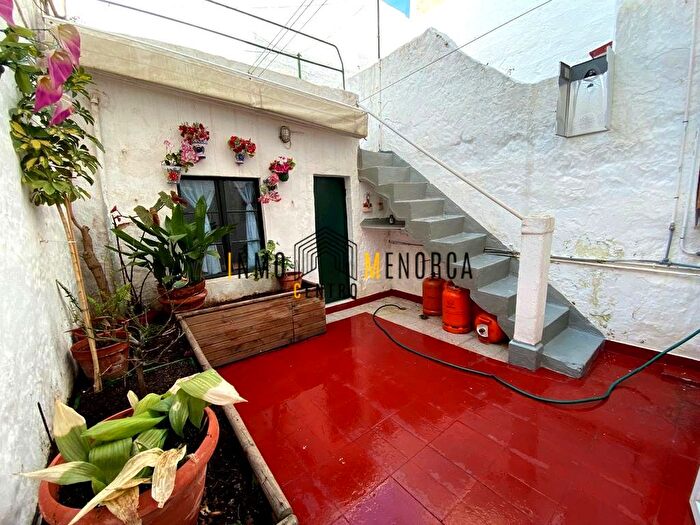 Casas en venta y pisos alquiler - 1