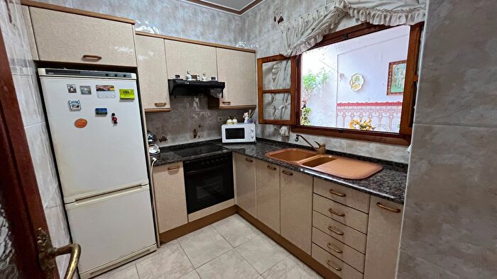 Casas en venta y pisos alquiler - 2